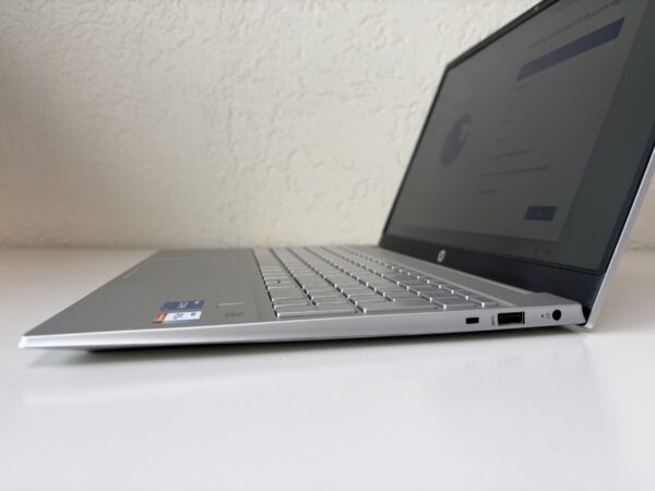 HP Pavilion 15-eg2980nd laptop